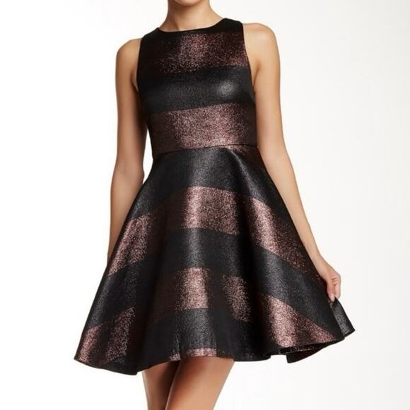 ALICE + OLIVIA Women's Size 6 Foss Cutout Metallic Striped Sexy Pleat Mini Dress - Picture 1 of 16